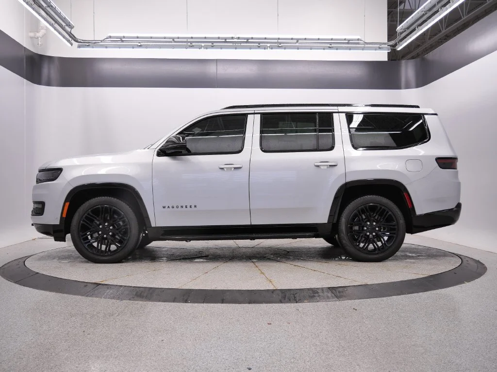 Used 2023 Silver Jeep Series II image 2