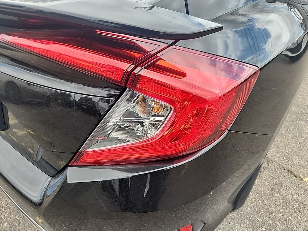 Used 2020  Honda LX image 13