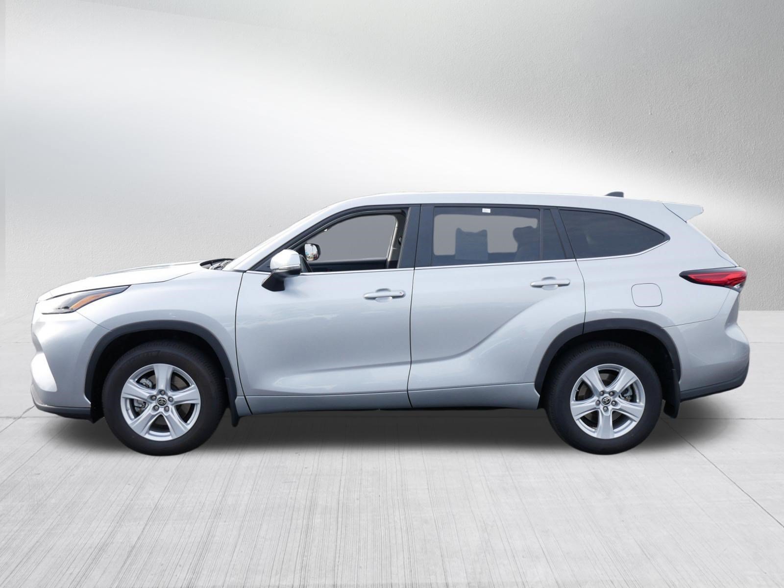 Used 2023 Celestial Silver Metallic Toyota L image 4
