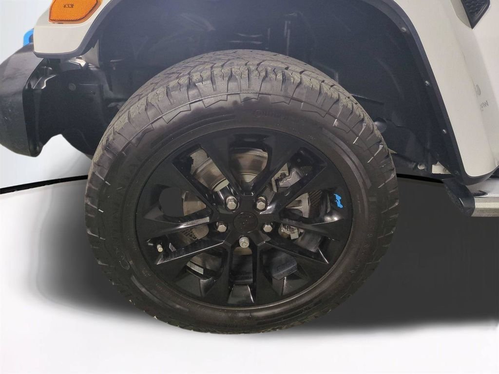 2022 Jeep Wrangler Unlimited Sahara 4XE - Photo 11