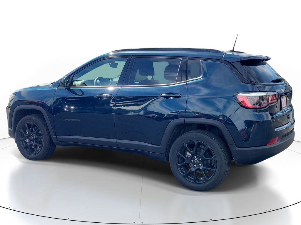 New 2026 Fathom Blue Pearl Coat Jeep Latitude image 3