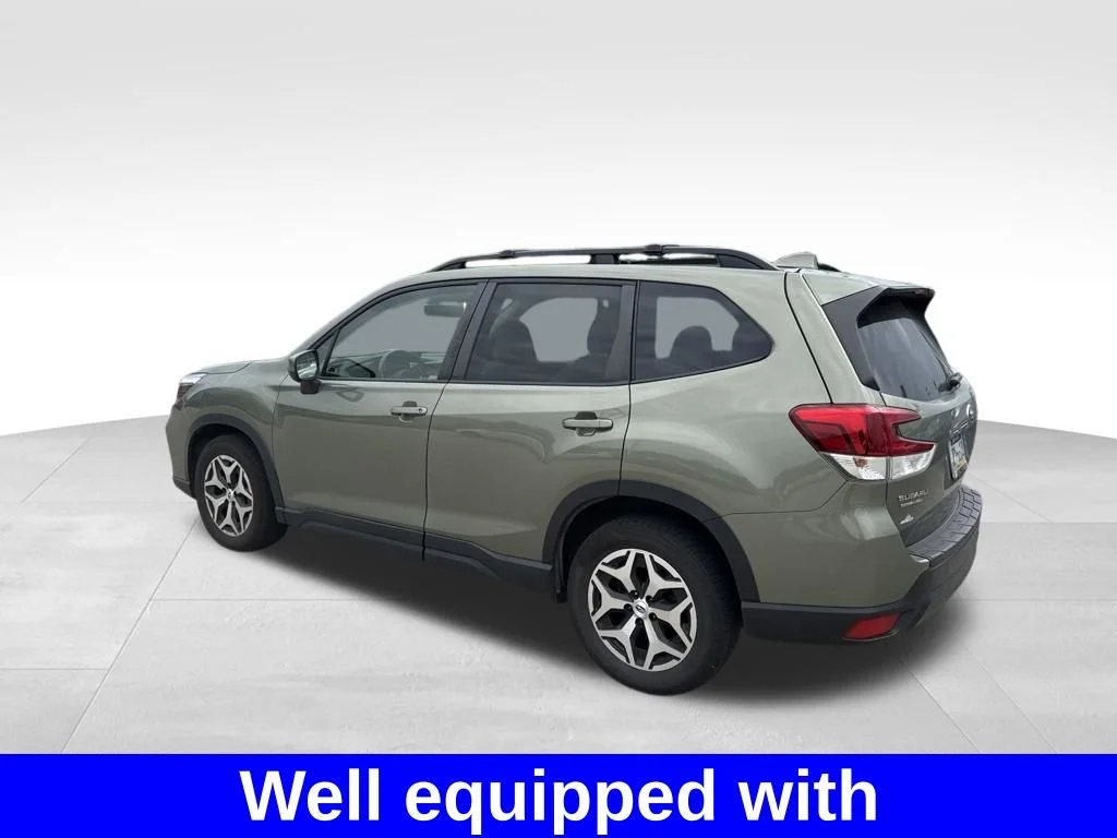 Used 2020 Green Subaru Premium image 3