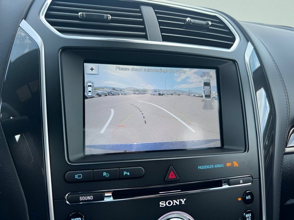 Used 2017 Blue Ford Platinum image 31
