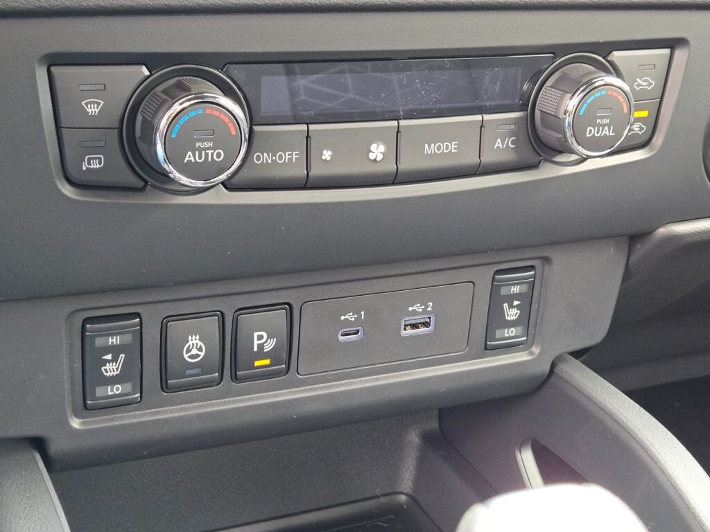 New 2026 Glacier White Nissan Crew Cab SV image 25