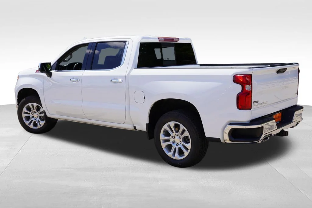 Used 2024 Summit White Chevrolet LTZ image 8