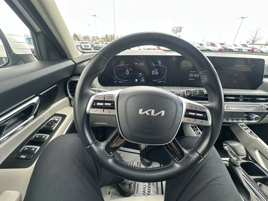 Used 2024 White Kia EX image 20