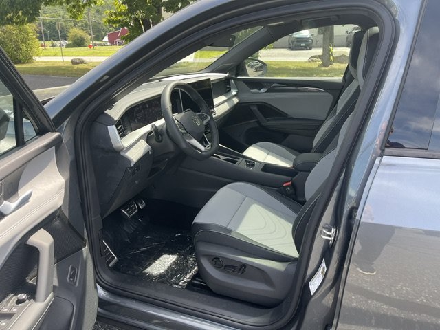 New 2026 Platinum Gray Metallic Volkswagen SE R-Line AWD image 11