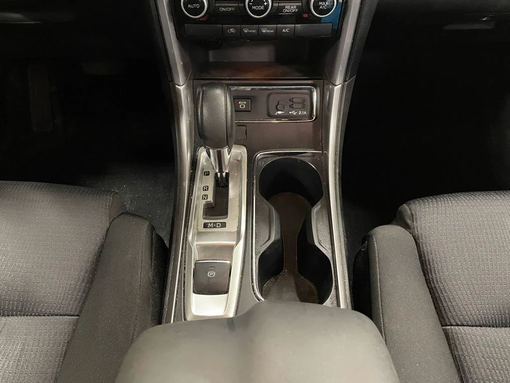 Used 2019 Crystal White Pearl Subaru Base image 11
