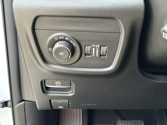 New 2025 White Jeep Limited image 20