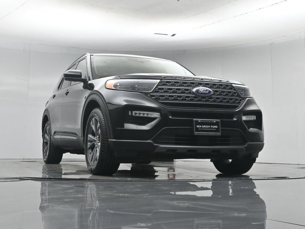 Certified Used 2023 Black Ford XLT image 4