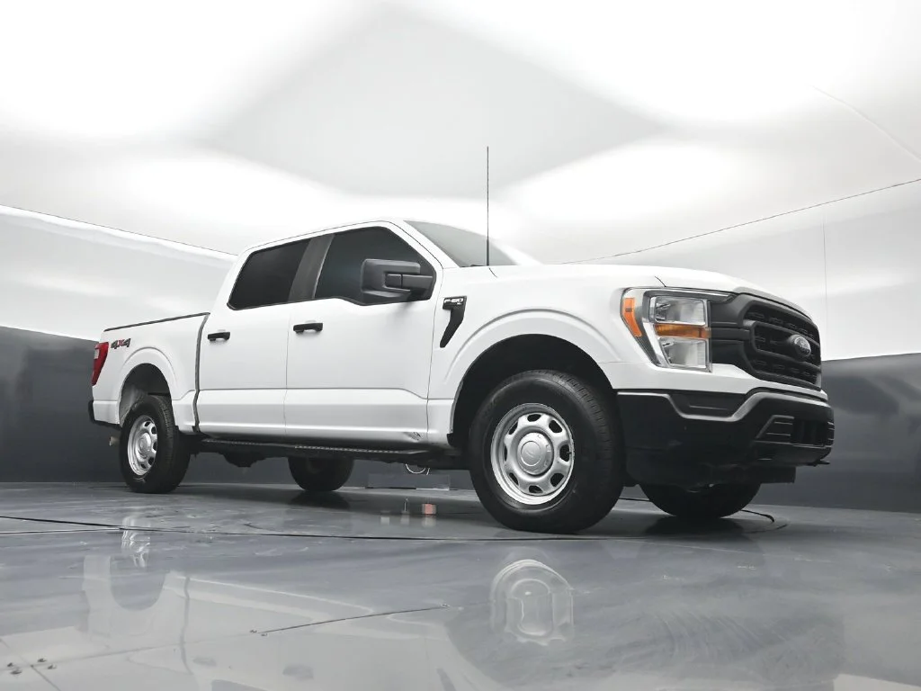 Certified Used 2021 White Ford XL image 3