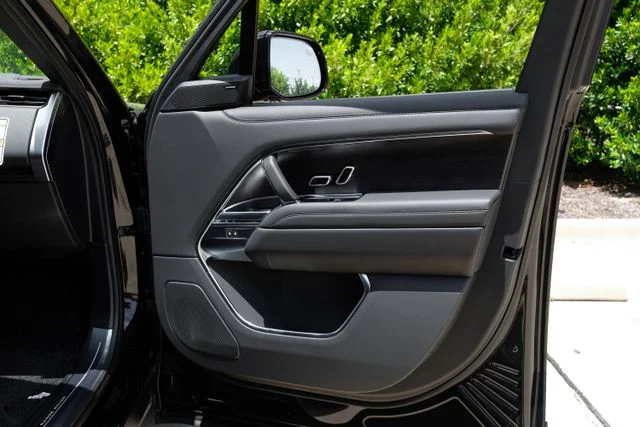 New 2026  Land Rover SE image 52
