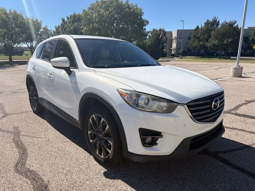 Used 2016 White Mazda Grand Touring image 3