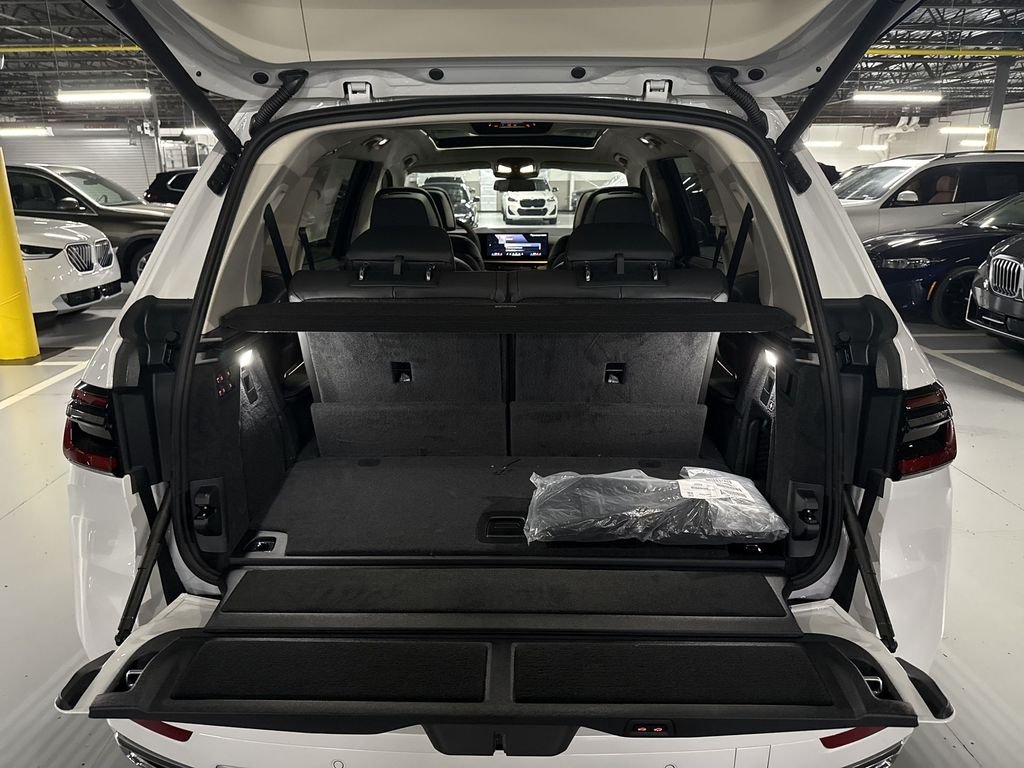 New 2027 White Metallic BMW xDrive40i image 25