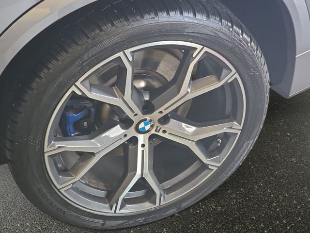Used 2024 Gray BMW M60i image 36