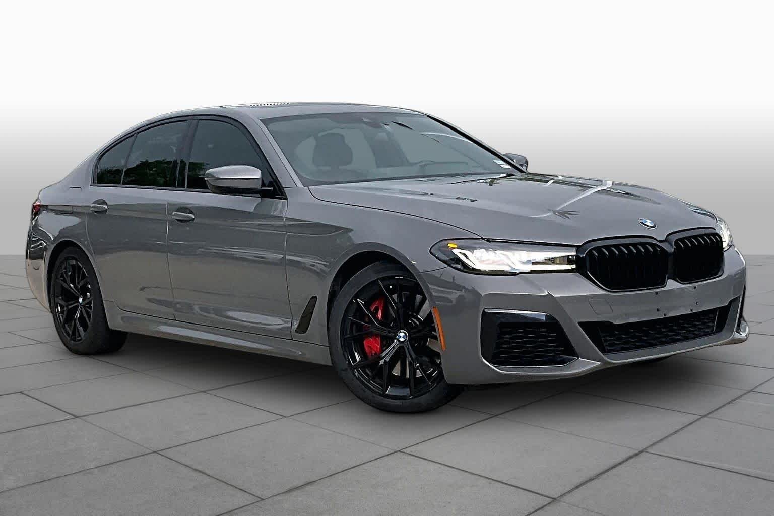 Used 2021 Bernina Grey Amber Effect Metallic BMW 540i image 2