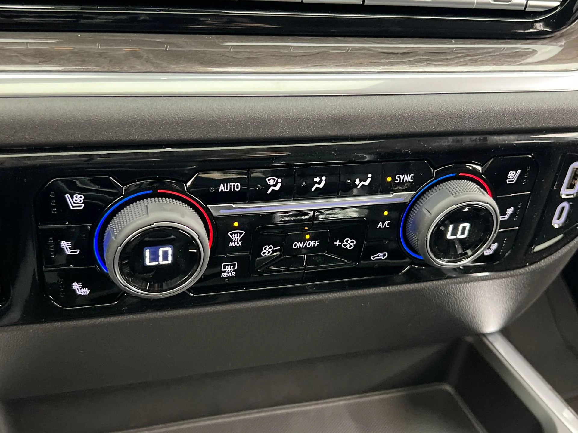 2026 Chevrolet Silverado 1500 LTZ - Photo 49