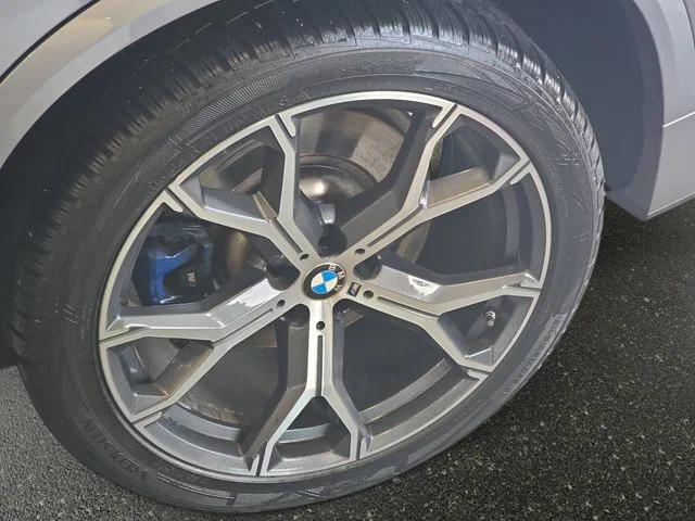 Used 2024 Gray BMW M60i image 36