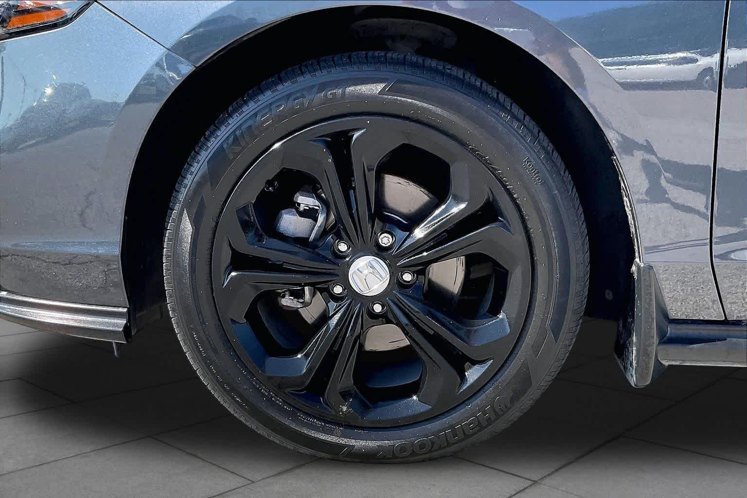 Used 2024 Meteorite Gray Metallic Honda LX image 11