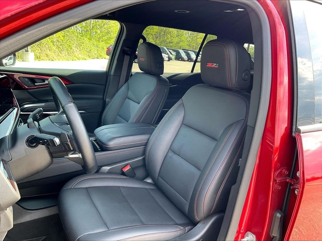 Used 2025 Radiant Red Tintcoat Chevrolet Z71 image 9
