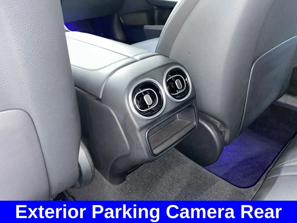 Used 2022 Black Mercedes-Benz C 300 image 13
