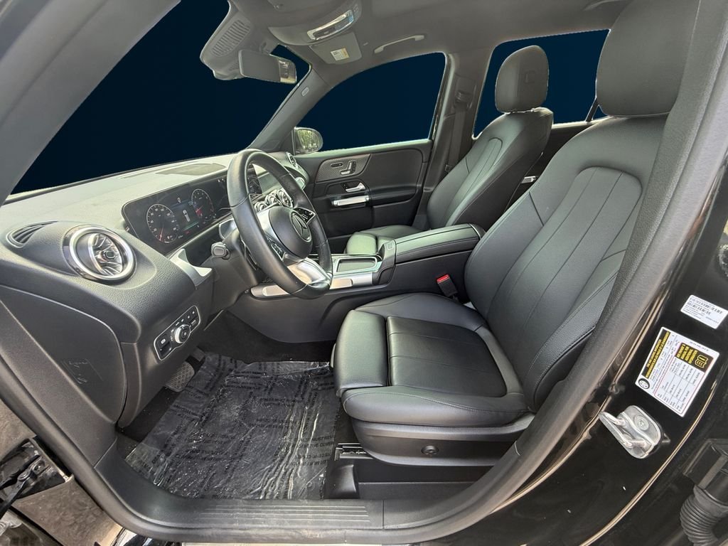 Used 2025 Black Mercedes-Benz GLB 250 image 10