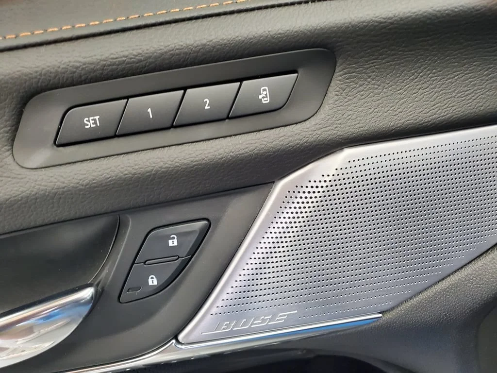 Used 2022 ELECTRIC BLUE Cadillac V-Series image 24