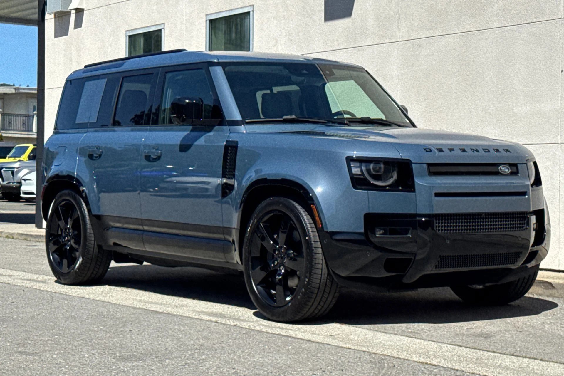 New 2026 Tasman Blue Land Rover X-Dynamic SE image 9