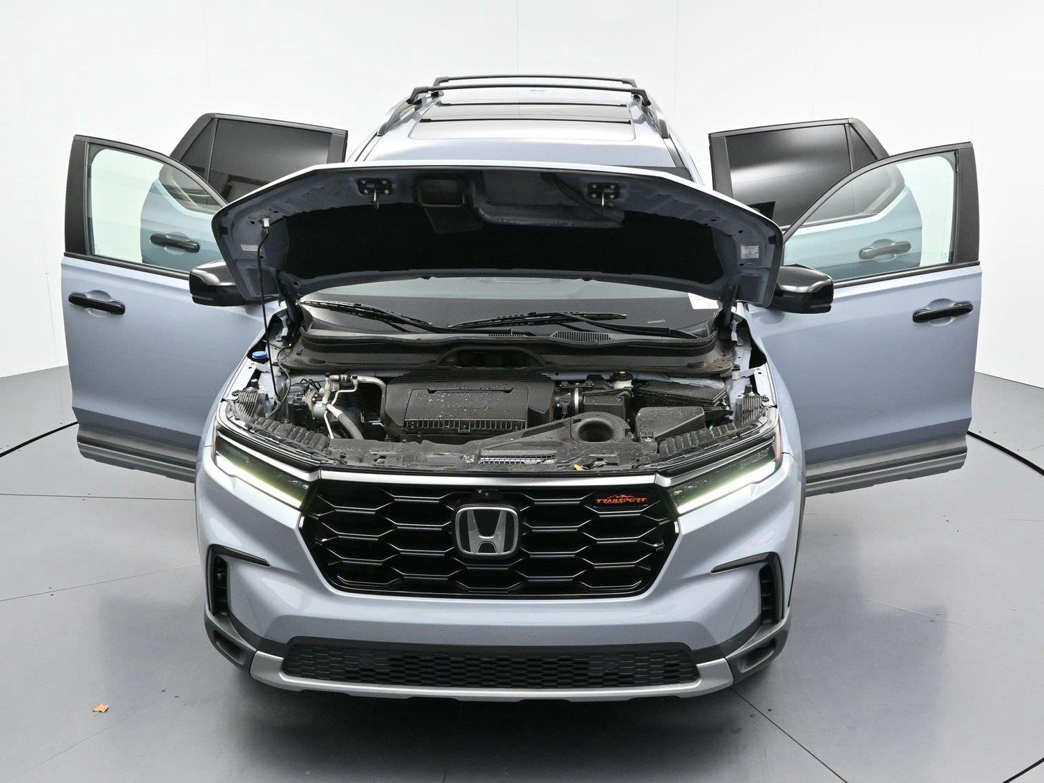 Used 2023 Sonic Gray Pearl Honda TrailSport image 45