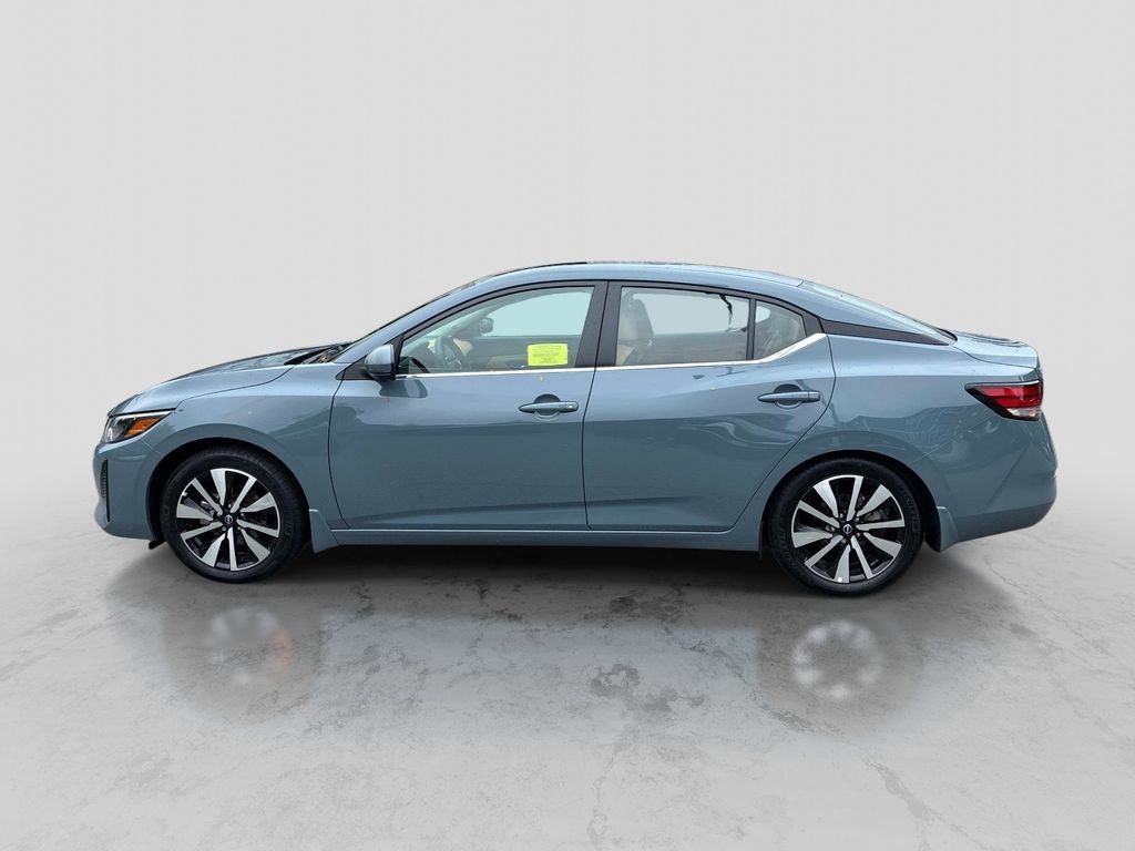 Used 2025 Gray Nissan SV image 4