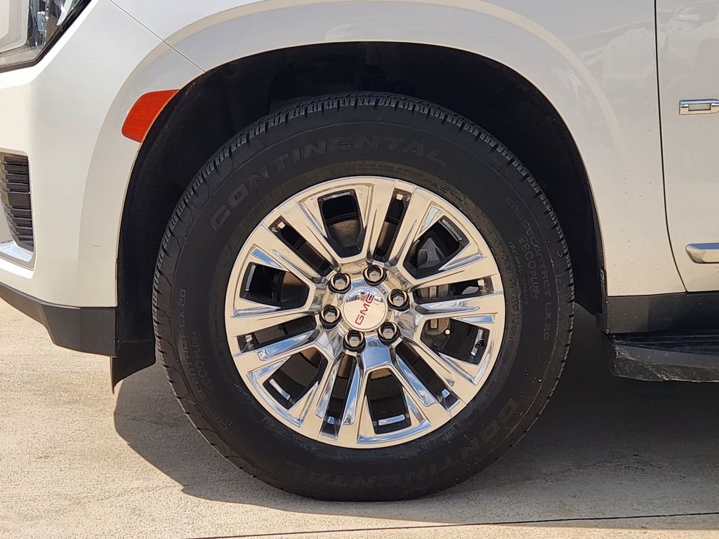 Used 2021 White Frost Tricoat GMC Denali image 12