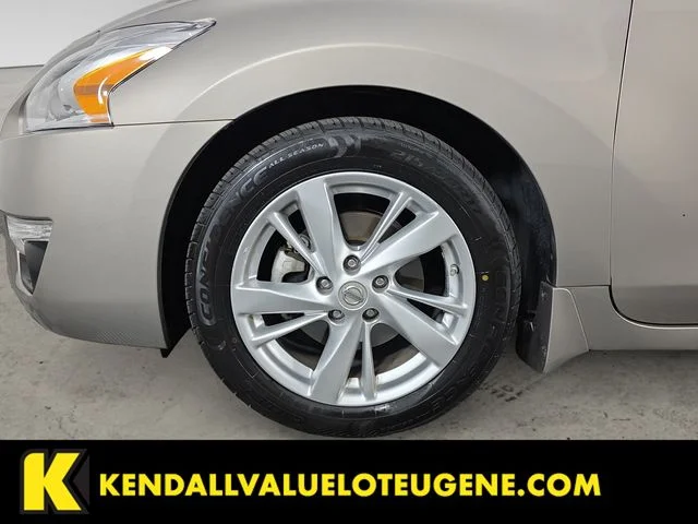 Used 2013 Beige Nissan 2.5 SV image 9