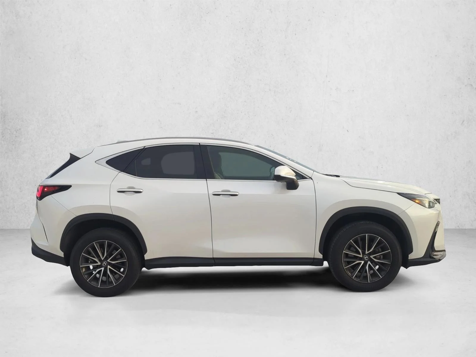 Used 2024 Eminent White Pearl Lexus NX 250 image 4