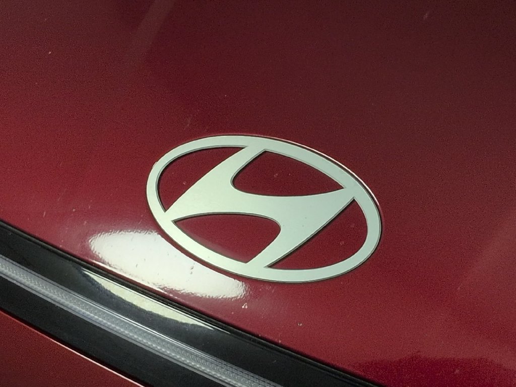 Used 2025 Red Hyundai SEL image 15