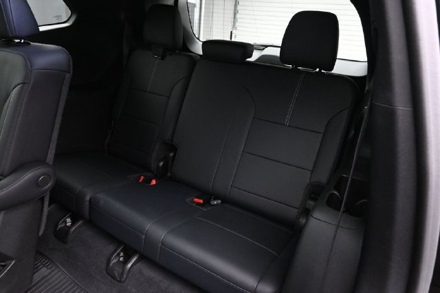 Used 2024 Ebony Twilight Metallic GMC Elevation image 11