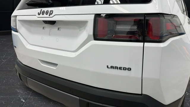 New 2026 Bright White Clearcoat Jeep Laredo image 34