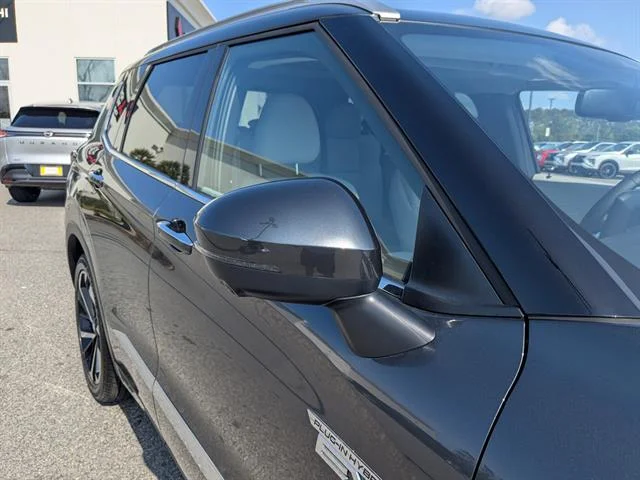 2025 Mitsubishi Outlander Plug-in Hybrid SEL - Photo 12