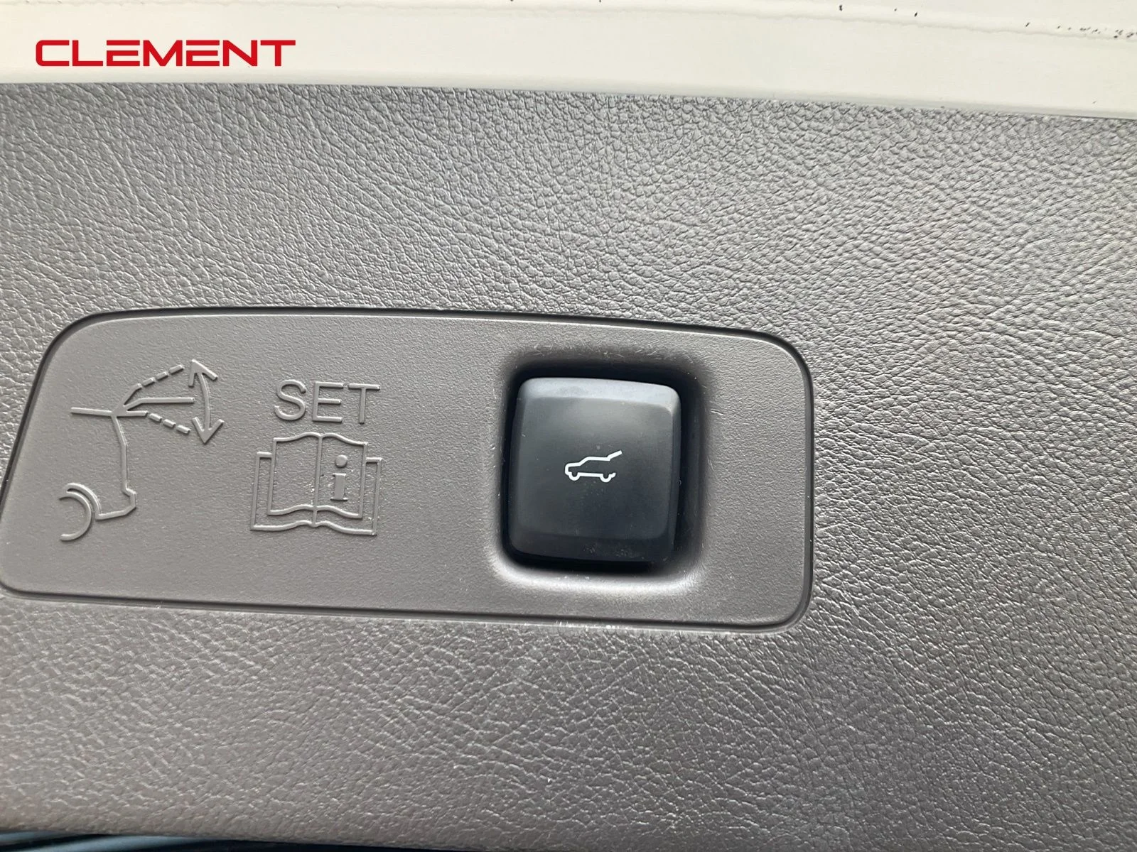 Used 2022 White Lincoln Reserve image 27