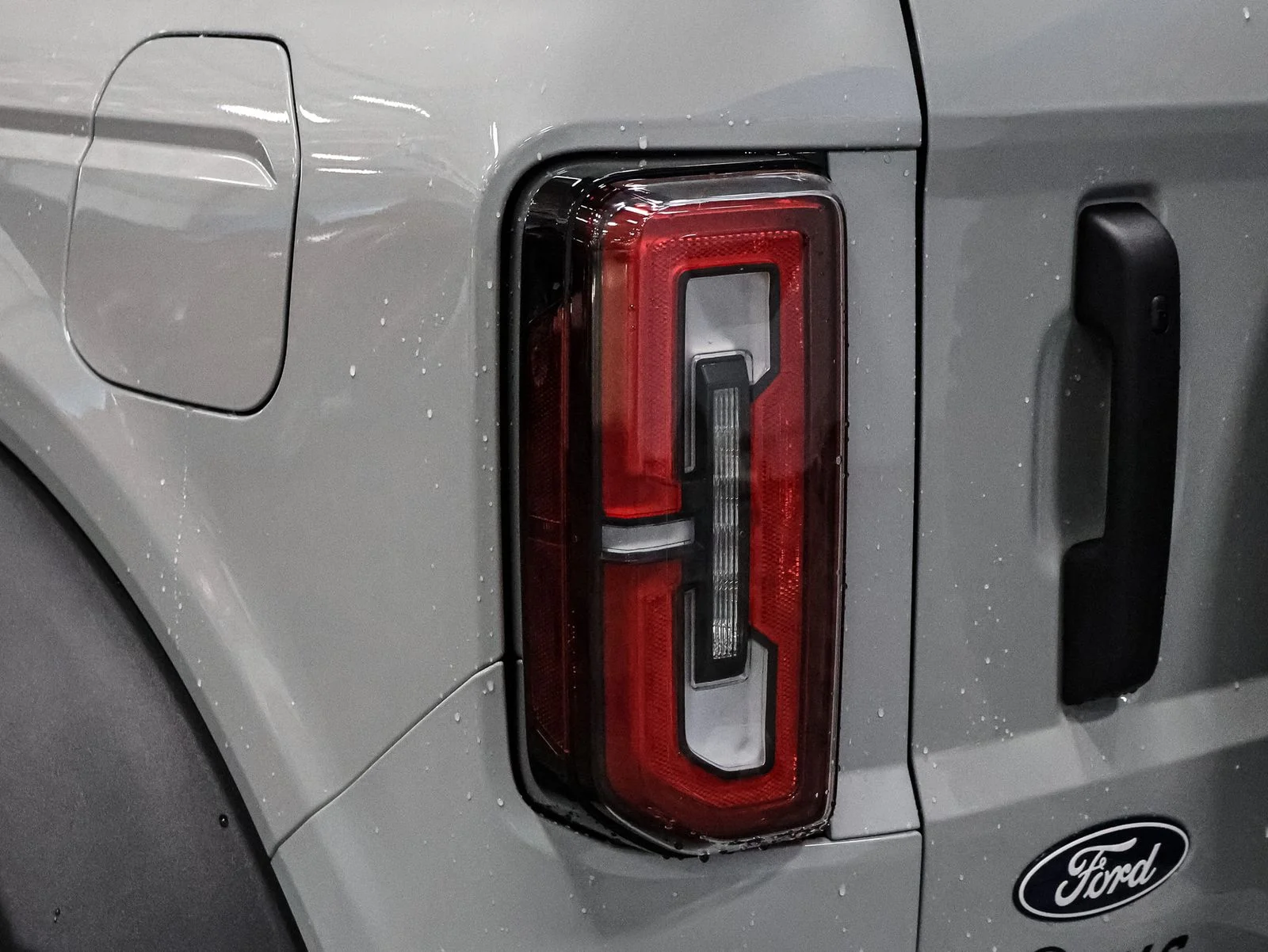 New 2026 Avalanche Gray Ford Badlands® image 15