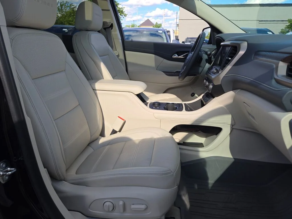 Used 2023 Black GMC Denali image 7