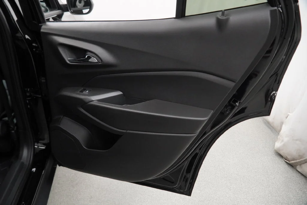 New 2026 Mosaic Black Metallic Chevrolet 1RS image 33