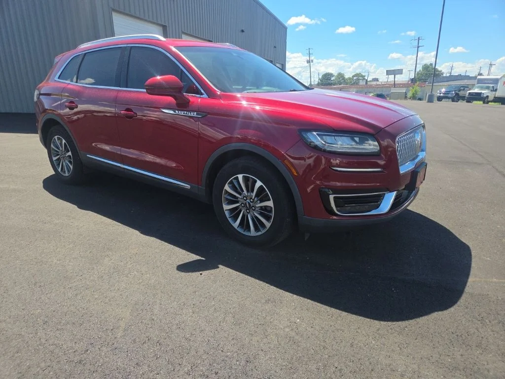 Used 2019 Red Lincoln Select image 20