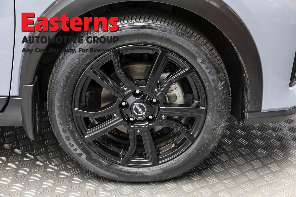 Used 2023 Gray Nissan SR image 30