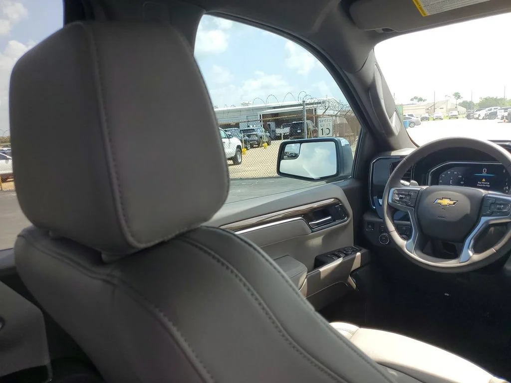 New 2026 Summit White Chevrolet LT image 15
