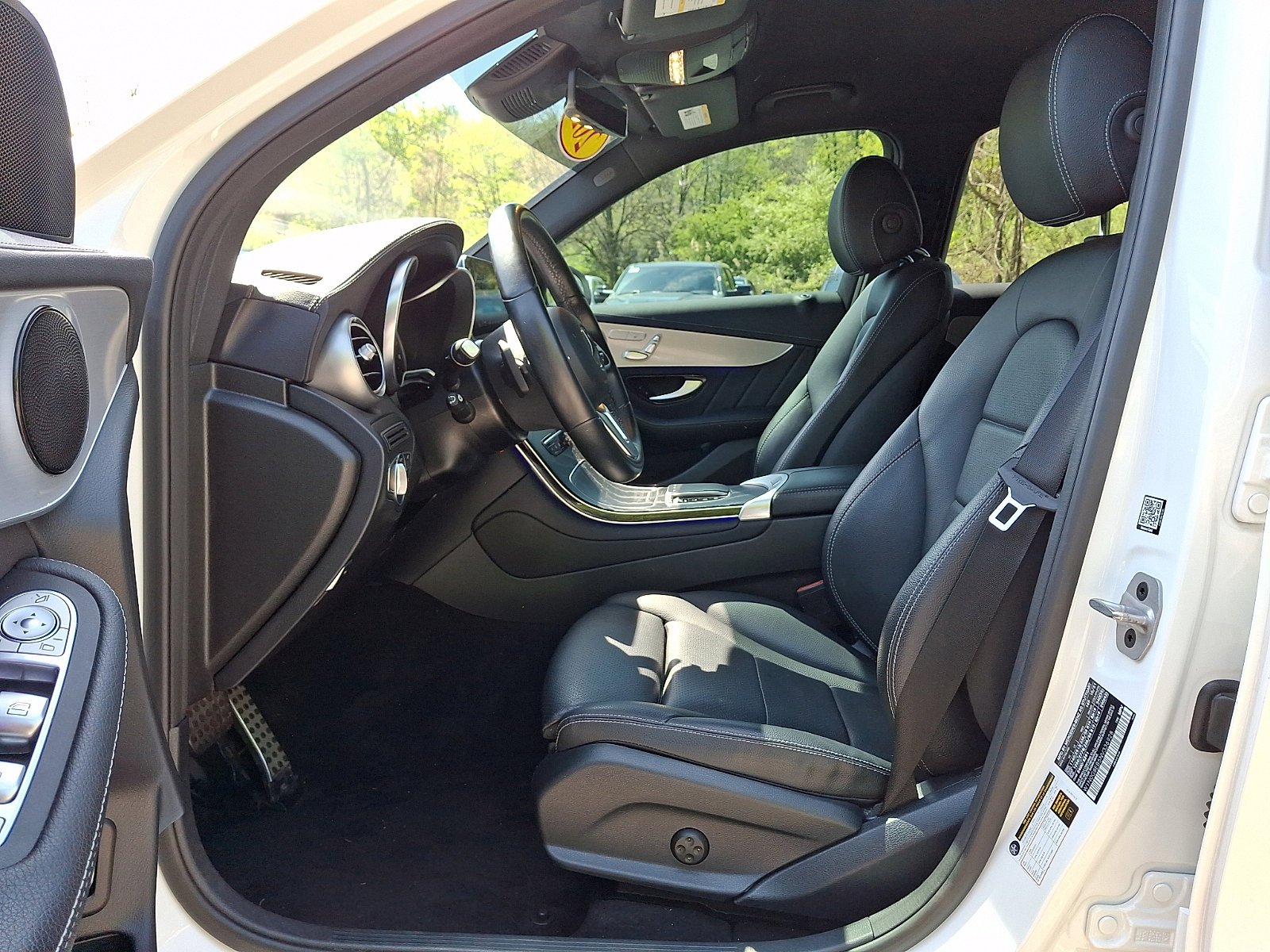 Used 2022 Polar White Mercedes-Benz GLC 300 image 13