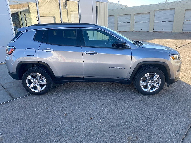 Used 2024 Jeep Compass Latitude with VIN 3C4NJDBN1RT603266 for sale in Kansas City