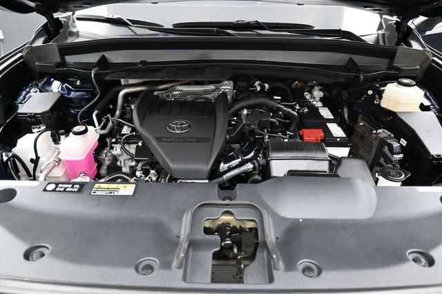 Used 2024  Toyota XLE image 31