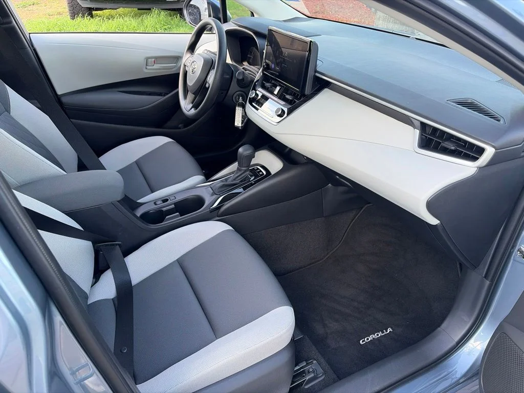 Used 2026  Toyota LE image 10