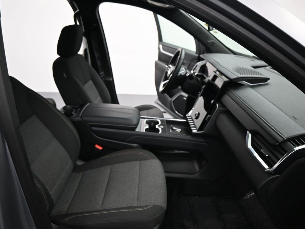 Used 2025 Sterling Metallic GMC Elevation image 23