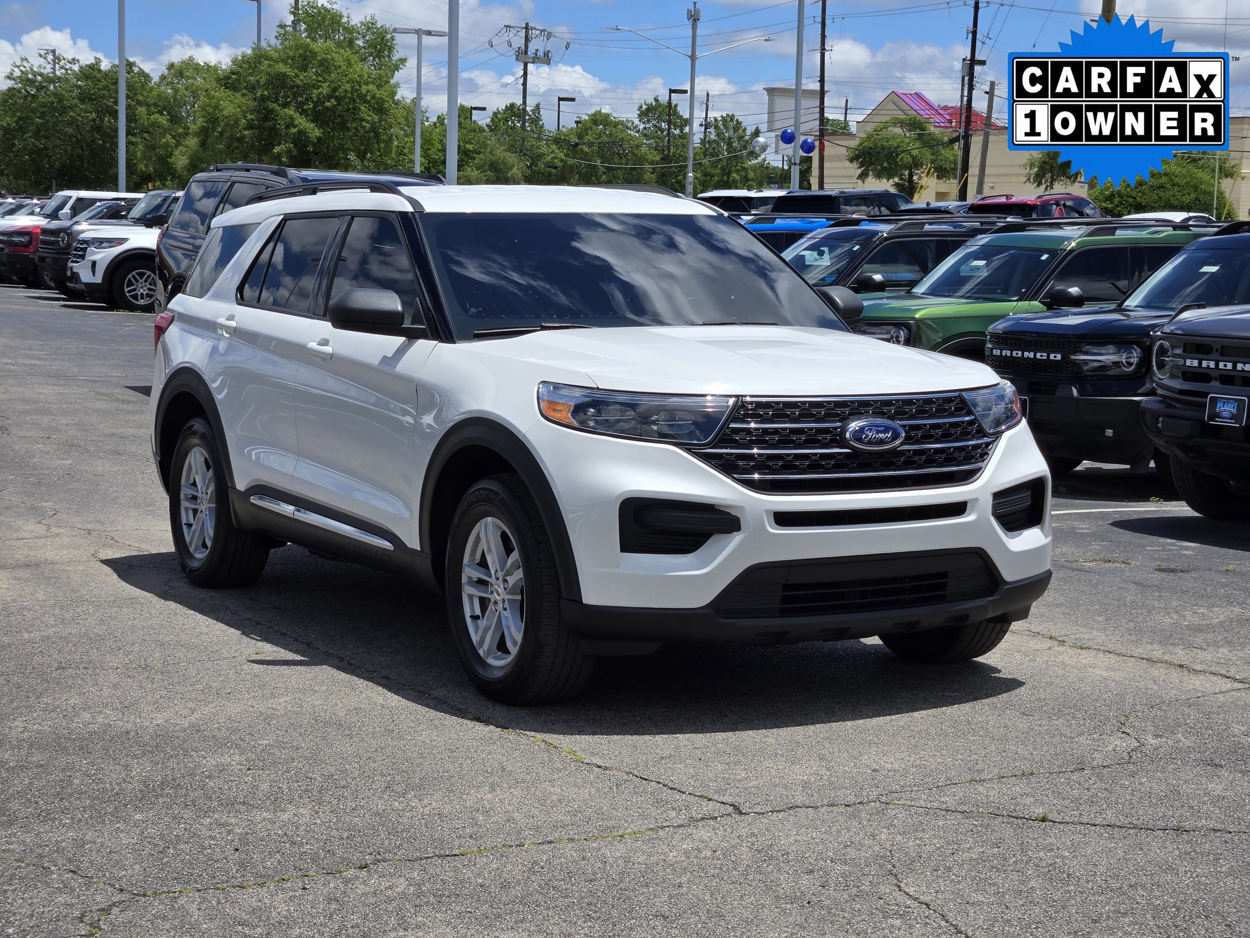 Used 2023 White Metallic Ford XLT image 3